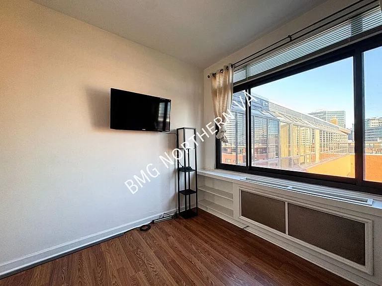1011 Arlington Blvd #1105 — Photo 7