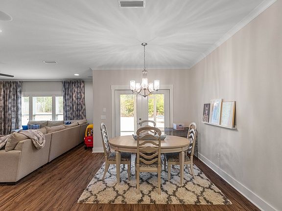 5th image of 210 Kilkenny Dr