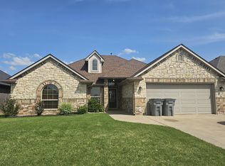 2302 SW 56th St, Lawton, OK 73505