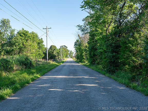 4th image of 6 S 4240th Rd