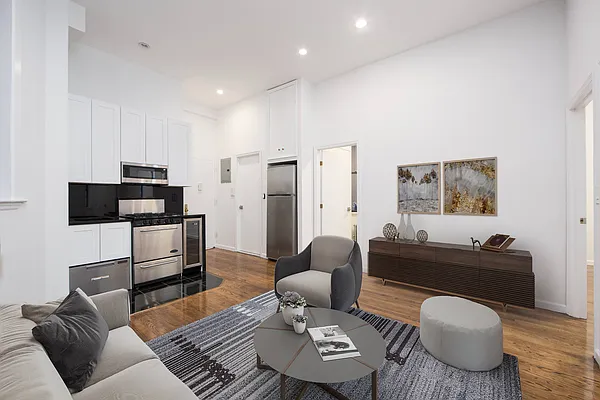 Rented by R New York | media 2