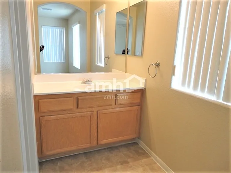 9952 Tittleton Ave — Photo 11