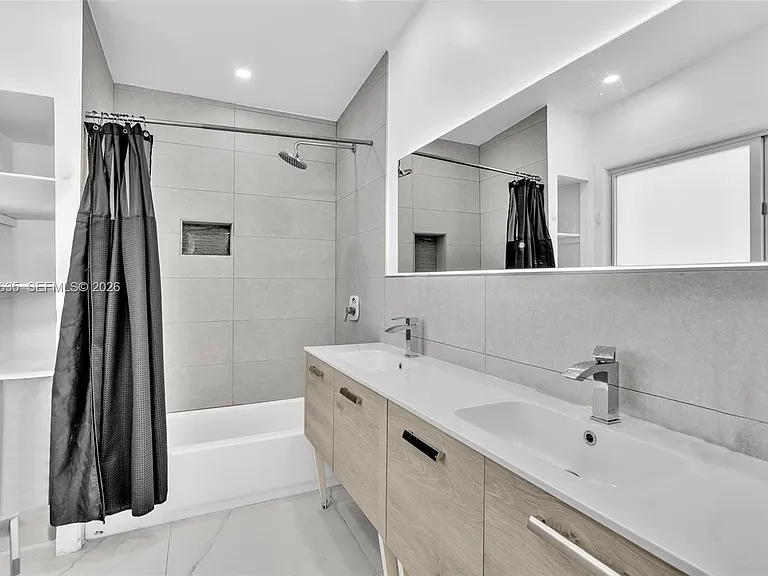 9257 Bay Dr — Photo 25