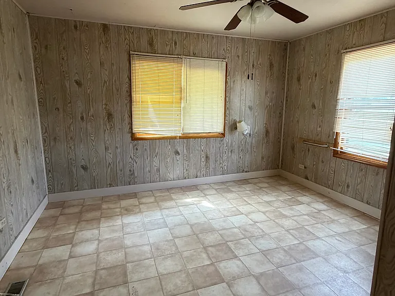 802 Woods Rd — Photo 7