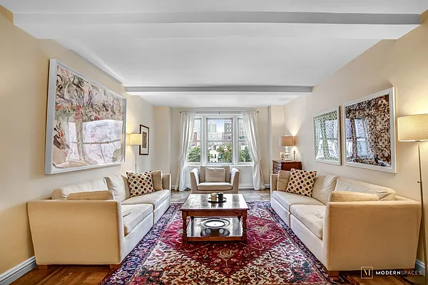 Sold by Modern Spaces | media 2