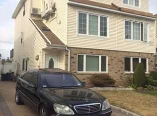104 Sandalwood Dr, Staten Island, NY 10308