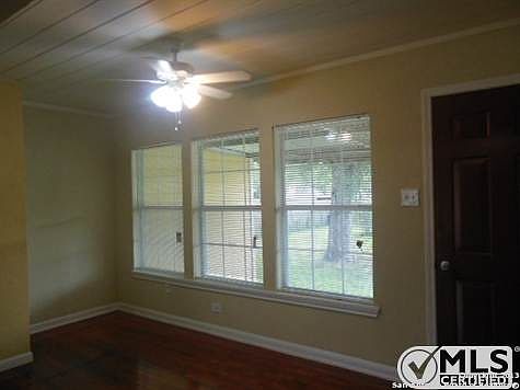 5th image of 2434 W Woodlawn Ave