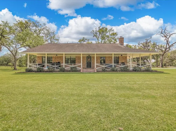 159 County Road 611a, Angleton, TX 77515