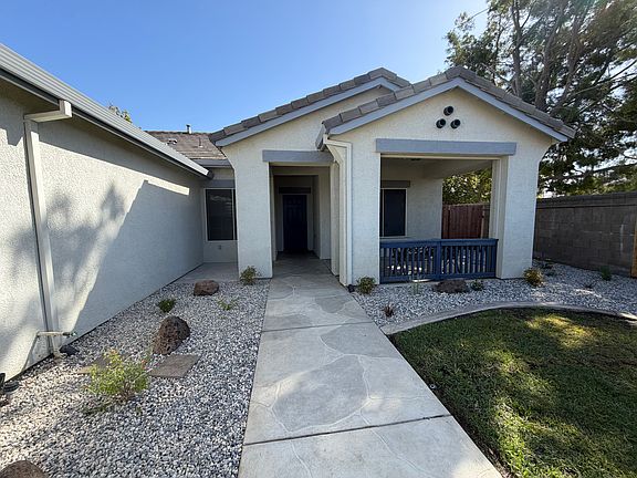 4th image of 142 Boxwood Ct