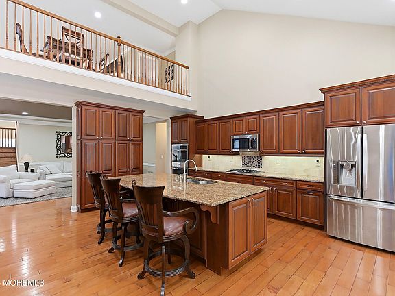 4th image of 10 Cauthen Court