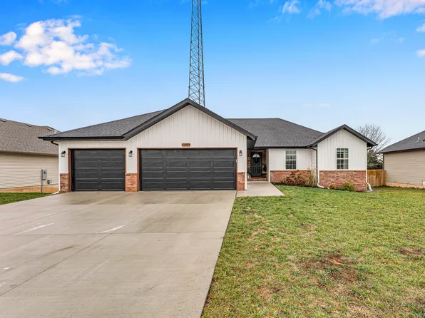222 Hickory Hills Street, Rogersville, MO 65742