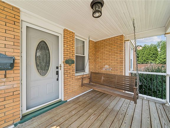 4th image of 361 Avenue F