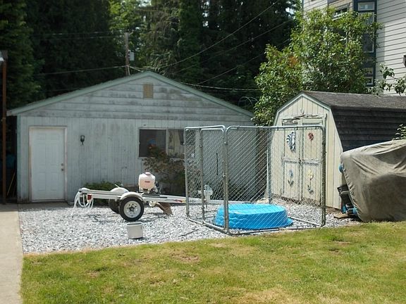 3rd image of 32624 Benbow Dr E