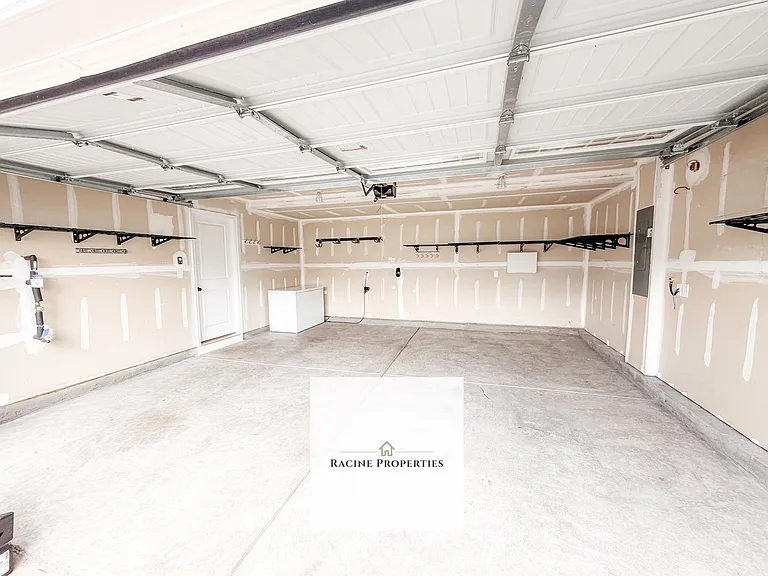 624 Batchomble Ln — Photo 19