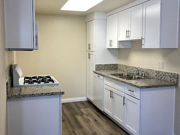 4th image of 2163 Pacific Ave #7