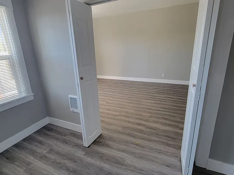 3835 Macarthur Blvd — Photo 4