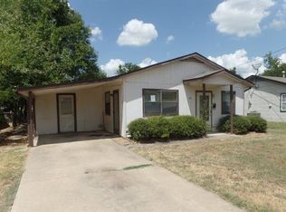1411 Cedar St, Bonham, TX 75418