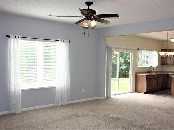 5th image of 664 Radnor Ln