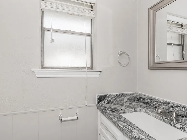3008 Apple Valley Dr — Photo 13