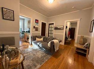 12 Greenway Ct APT 3, Brookline, MA 02446