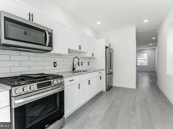 912 N 30th St, Philadelphia, PA 19130