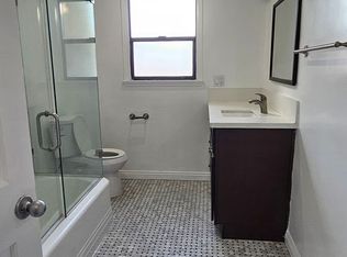 1105 S Barrington Ave #8, Los Angeles, CA 90049
