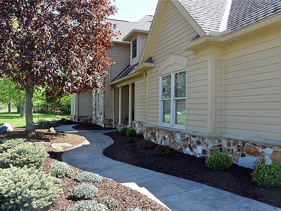 2nd image of 30217 Hilliard Blvd