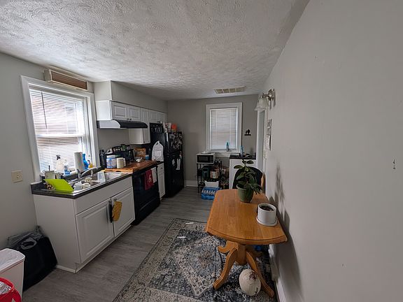 3rd image of 98 12th St APT 2