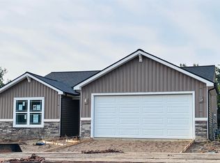 9957 Bronco Dr, Fort Wayne, IN 46804