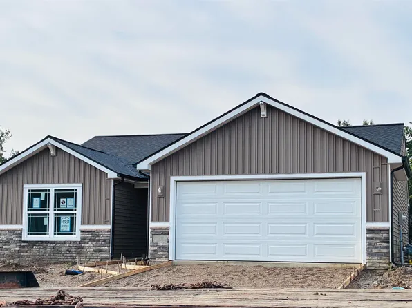 9957 Bronco Dr, Fort Wayne, IN 46804