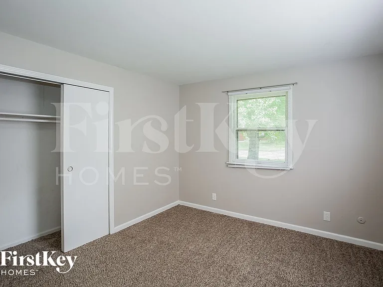4438 Windsor Rd — Photo 8