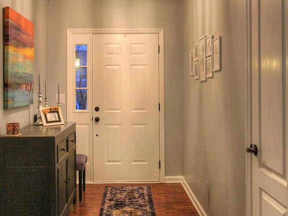 2nd image of 2056 Blackhorse Ln