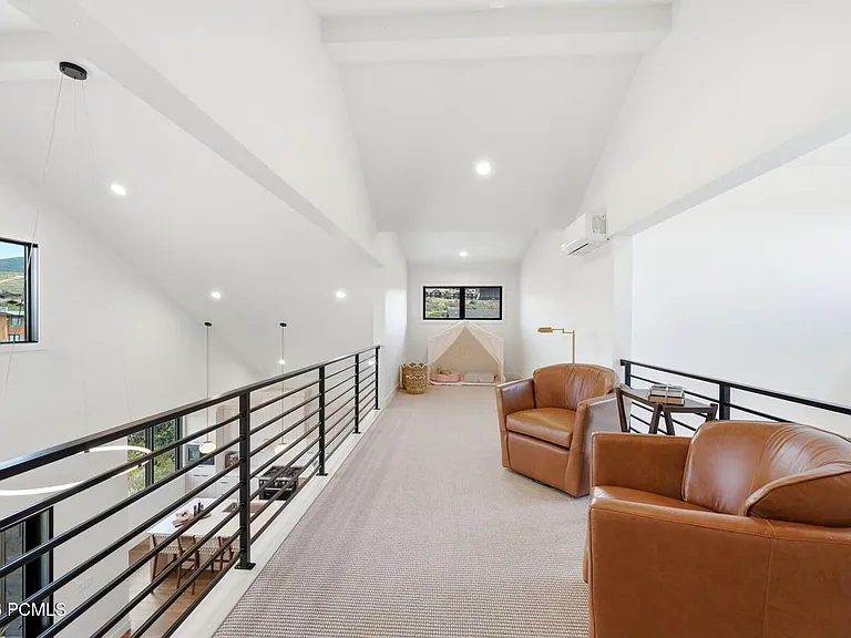 1285 E Lasso Trl — Photo 37
