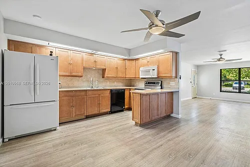1367 Riverside Cir Photo 1
