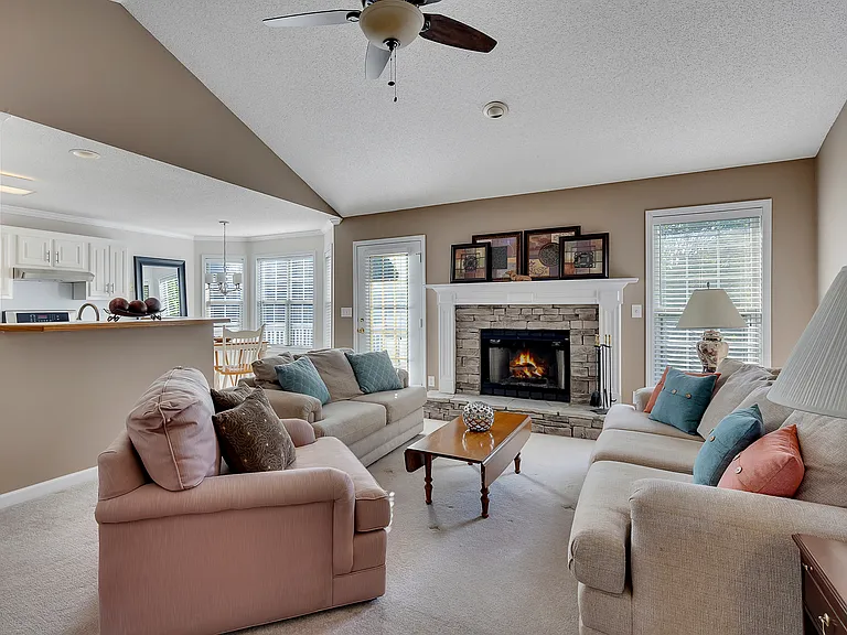500 Mount Vernon Ln #1 — Photo 3