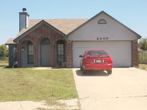1st image of 2409 Flintstone Cir