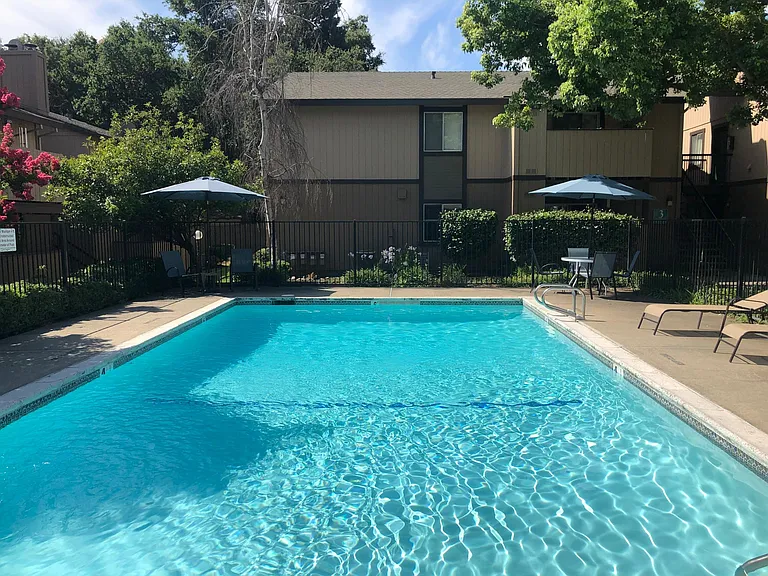 5920 Van Alstine Ave — Photo 10
