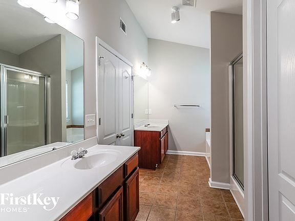 5th image of 6712 Carriage Walk Ln