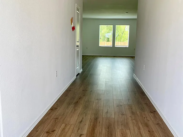 2217 Willkomen Way — Photo 2