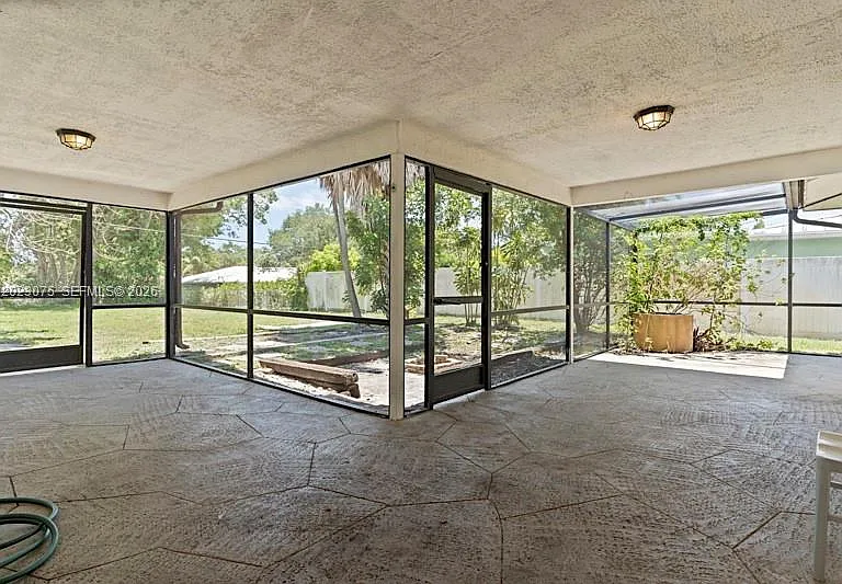 3910 NW 4th Ct — Photo 30