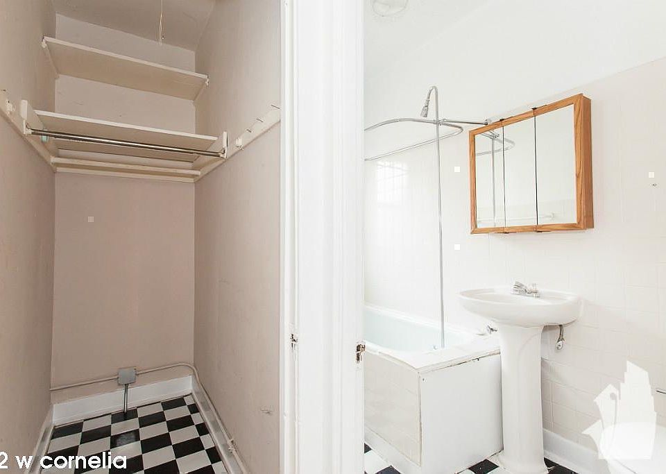 1st image of 622 W Cornelia Ave #718