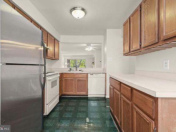 4th image of 25 Pickering Ct APT 25-102