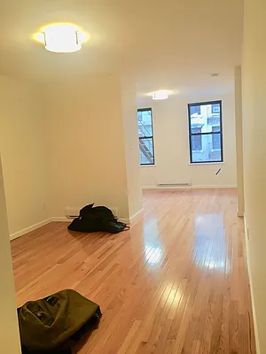 Rented by Warren T Real Estate Corp. | media 34