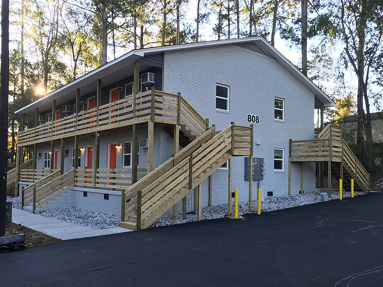 808 College Ave — Photo 9