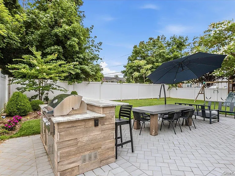 1214 Maple Ave — Photo 27