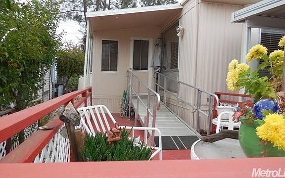 3rd image of 106 Marigold Ave