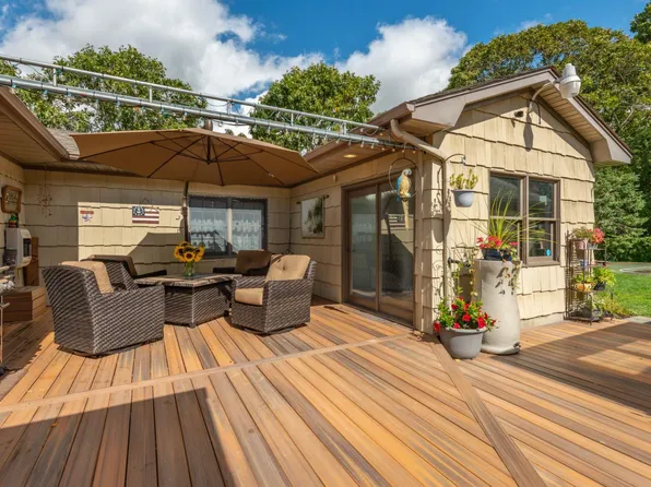 254 Meeting House Creek Road, Aquebogue, NY 11901