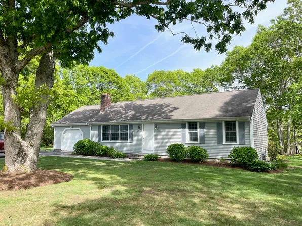 17 Constant Lane, Cotuit, MA 02635