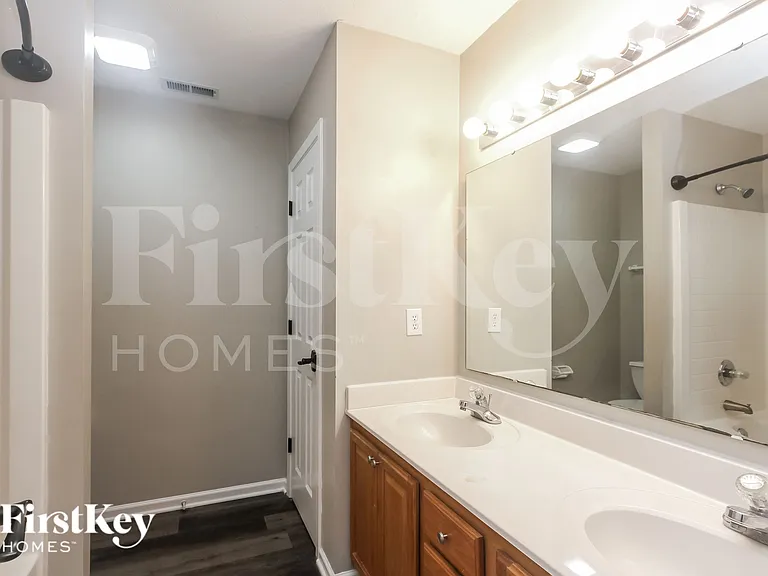 7203 Tresa Dr — Photo 13