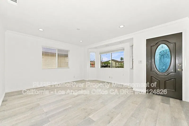 4 bed, 2.0 bath, 1450 sqft, $3,750 — Photo 2